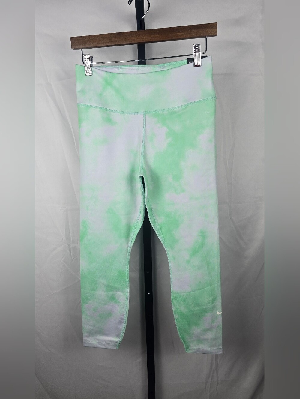 NWT Nike One Icon Clash Crop Leggings Green White Cloud Tie Dye Women's Size M